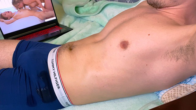 Hot Guy หลั่งในกางเกงในขณะครางและพูดสกปรก - Hands Free Orgasm - 4K
