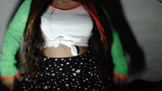 Я разглаживала грудь руками