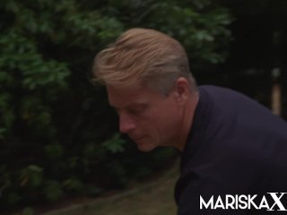 MARISKAX Busty Lucia Love fucks the landscapers screenshot number 1