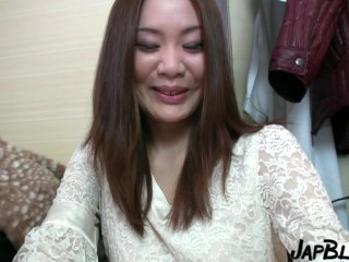 Osaka Hooker Receives The Creampie!