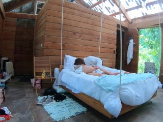Passionate, Raw Sex On A Swinging Bed screenshot number 0