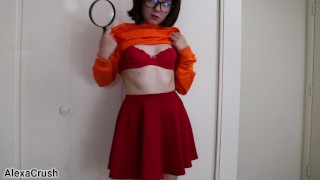 Velma stript voor aanwijzingen
