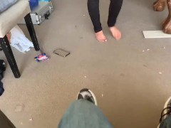 diosaera y Zeus tratando de tener sexo en la mesa de billar 