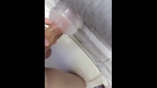 Трахаюсь И Кончаю Жестко В Прозрачном Свете Плоти