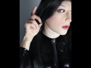 4K Female mask movement