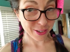 A Nerdy Queef Video - Screenshot 2 of 16 - Masturbate