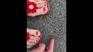Inbreken in sexy nieuwe teenslippers sandalen 
