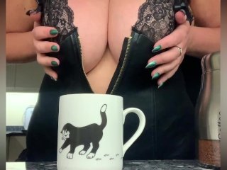 Hot_Coffee Leads to a Hot Finger Fuck Session for This Nasty Big_Tit Mature