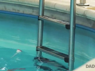 DADDY4K. Une rousse attrape le bon moment pour coucher avec une personne 