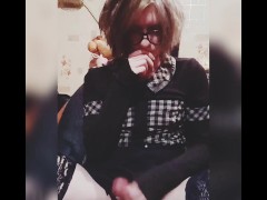 Hattabi4ik Crossdresser Gold Rain Femboy Fetish (Massive Pissing)