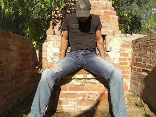 Power pissing my_jeans five times in the_summer heat