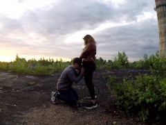 Публично трахнула своего мальчика на крыше заброшки - Screenshot 4 of 16 - Public