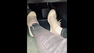 Ik speel met Bensimon Sneakers in mijn auto