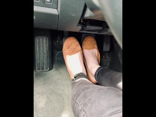 How to drive with ballet flats