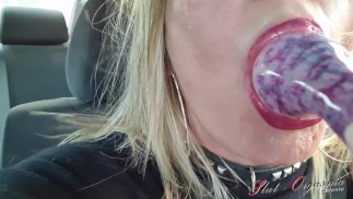 Slut-Orgasma Celeste, having a little fun in my car after a shopping tour