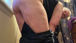 Thumbnail Bbw fucks suction-cup dildo in shower! Soapy!