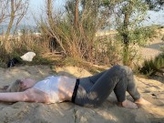 Preview 3 of sexy gymnast Masturbates on the beach and ends up Squirting