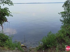 Кремпай на берегу лесного озера