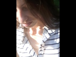 Я проиграла в карты на желание и она захотела, чтобы я её трахнула в лесу и я трахнула.