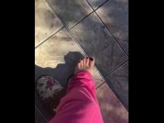 @tici_feet IG tici feet tici_feet walking, black toenails