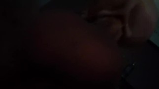 Поздно ночью, стараясь вести себя тихо и не разбудить ее.... ПРОВАЛИТЬ!  