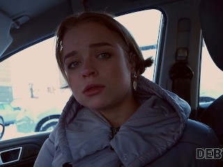 DEBT4k. Chick Ha un Prestito, Quindi Perché Chiede a Uno Sconosciuto Di Coprirlo per Fare Sesso