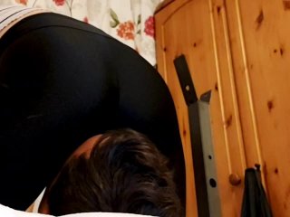 Facesitting Babe in Spandex Leggings_Needs a Seat!! Femdom_Smothering!! Facechair!!