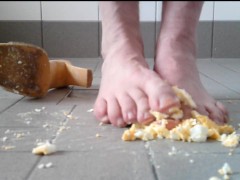 Zertreten: Hart Gekochtes EI (Crushing)