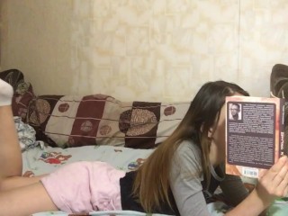 ДОЖДАЛСЯ ПОКА ОНА ДОЧИТАЕТ КНИГУ И ТРАХНУЛ ЕЕ - via Hub