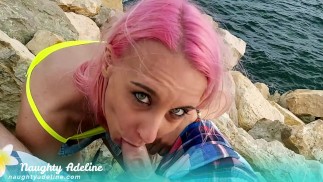 Публичный минет на открытом воздухе у моря - Сосет ему с прохожими и проезжающими мимо людьми - Хороший вид на море