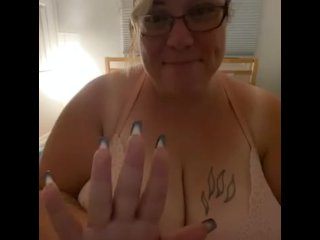 Having Fun on Instagram (msqueenbeee87)