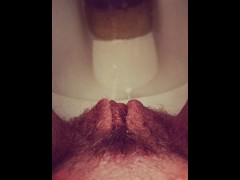 Hairy BBW closeup latenight powerpiss on toilet