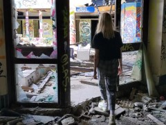 Video Risky public fucking! Exploring an abandoned water park