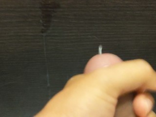 Японская мастурбация и выстрел спермой