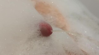Pissing in a bathtub with foam