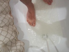 Peeing in a shower on my feet