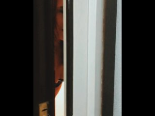 Me fui de Putas y estaba su marido, me la chupo y se la metí en la escalera screenshot number 1