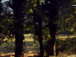 PandaVlog :dietro le quinte,Giovane youtuber italiana con le tettone recensisce un dildo al parco