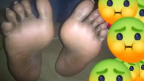 Thick_Mocha90- Very Stinky Sour Smell Feet Tease (made living room stink)