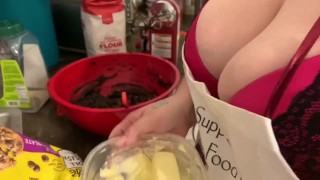 Baking With Boobs (Ross) - Episodio pilota 