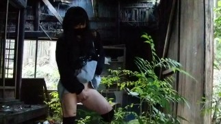 Хонока рушится, потому что мастурбация слишком приятна на развалинах горы.