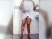Preview 3 of Sri lankan sexy bath with under skirt | යට සායක් ඇදන් නාන ශානි අම්මො ඒ ආර්තල් එක