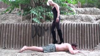 outdoor boot trampling for joschi