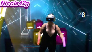 Nicole42g 扮演 Beat Saber。S1 Ep1b：穿着胸罩玩“无边无际”！难度正常：）