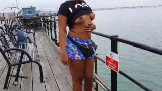 PISCANDO MAMAS e THICK BOOTY em PÚBLICO