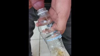 Desesperante pissing in a bottle with cumming end 4K