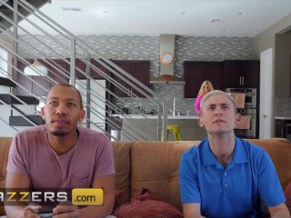 Brazzers - Sexy Busty Babe Bridgette B Has A Double Penetration By Two Big Cocks screenshot number 0