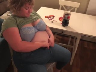 ALICE EATS:LOUD WET BURPS AND HUGE BELLY_EXPANSION