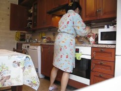 Video fucking my girlfriend in the kitchen while she prepares us breakfast