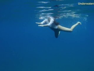 TenerifeBabe Swim Naked Underwater